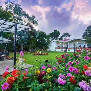 https://la-grande-villa.kandyhotelsnow.com